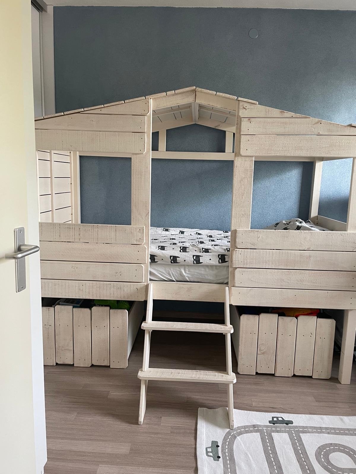 Huisbed / Speelhuisbed - Wit Houten Kinderbed, Ophalen, 85 tot 100 cm, Gebruikt, Hoogslaper of Stapelbed