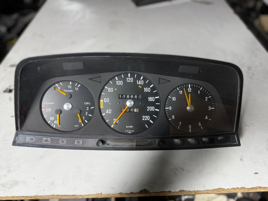 Mercedes-Benz W123 Dashboard  - Gebruikt, Auto-onderdelen, Ophalen of Verzenden, Gebruikt, Mercedes-Benz