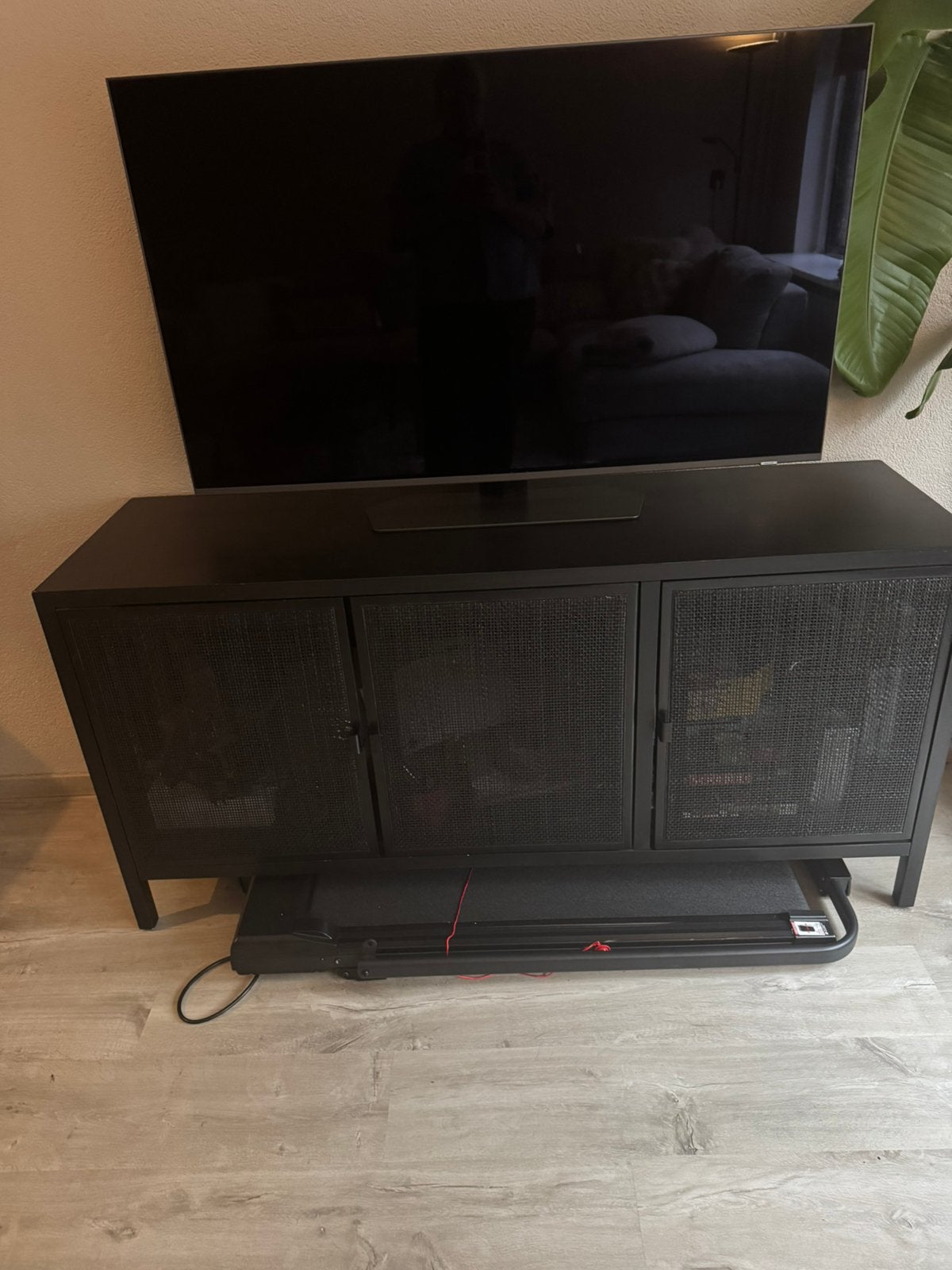 Tv meubel zwart met webbing, Huis en Inrichting, Ophalen, Gebruikt, 150 tot 200 cm, Minder dan 100 cm
