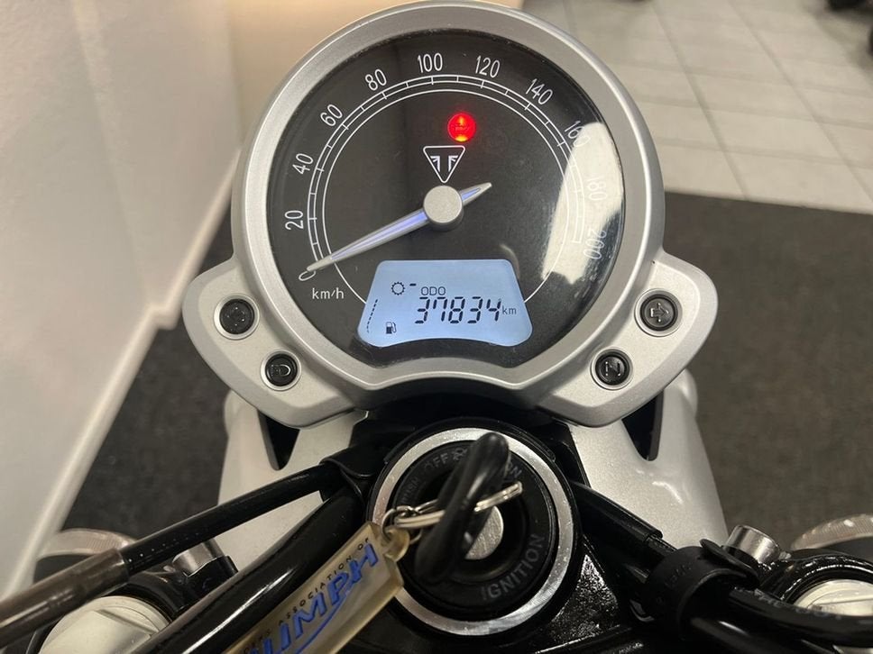 ⭐️⭐️Triumph STREET TWIN (bj 2016)⭐️⭐️, Motoren, Motoren | Triumph, 2 cilinders, Motorrijbewijs A, Bedrijf, Meer dan 35 kW