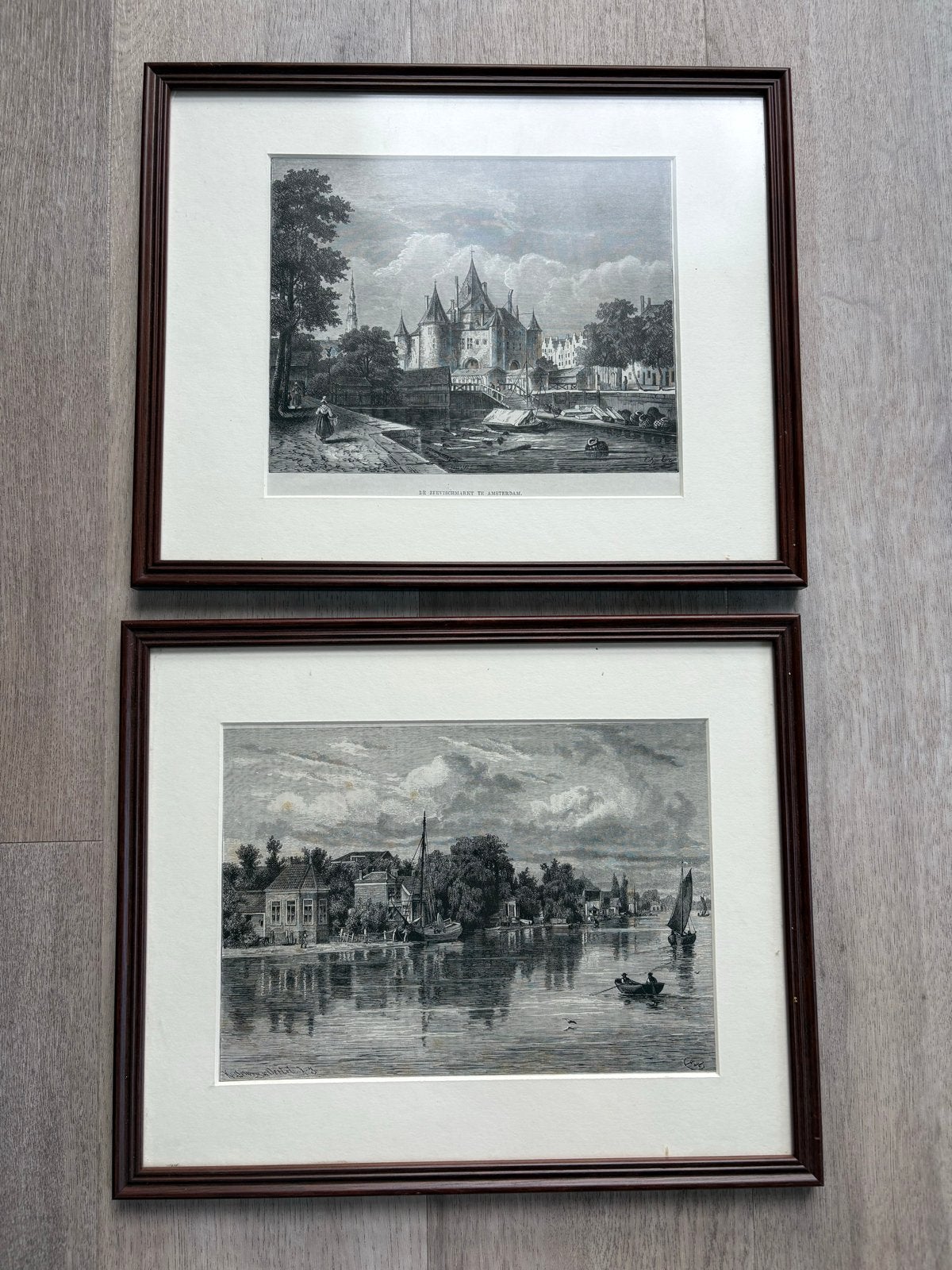 Set van 2 ingelijste gravures 24x30 cm, Ingelijst, 1800 - 1899, Stadsgezicht, Ophalen of Verzenden