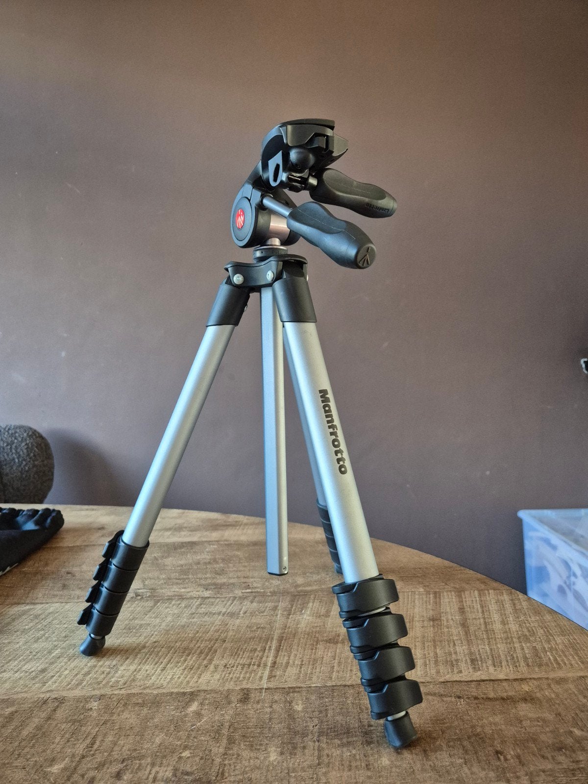 Manfrotto Compact Action Statief met Balhoofd, Audio, Tv en Foto, Fotografie | Statieven en Balhoofden, Zo goed als nieuw, Minder dan 150 cm