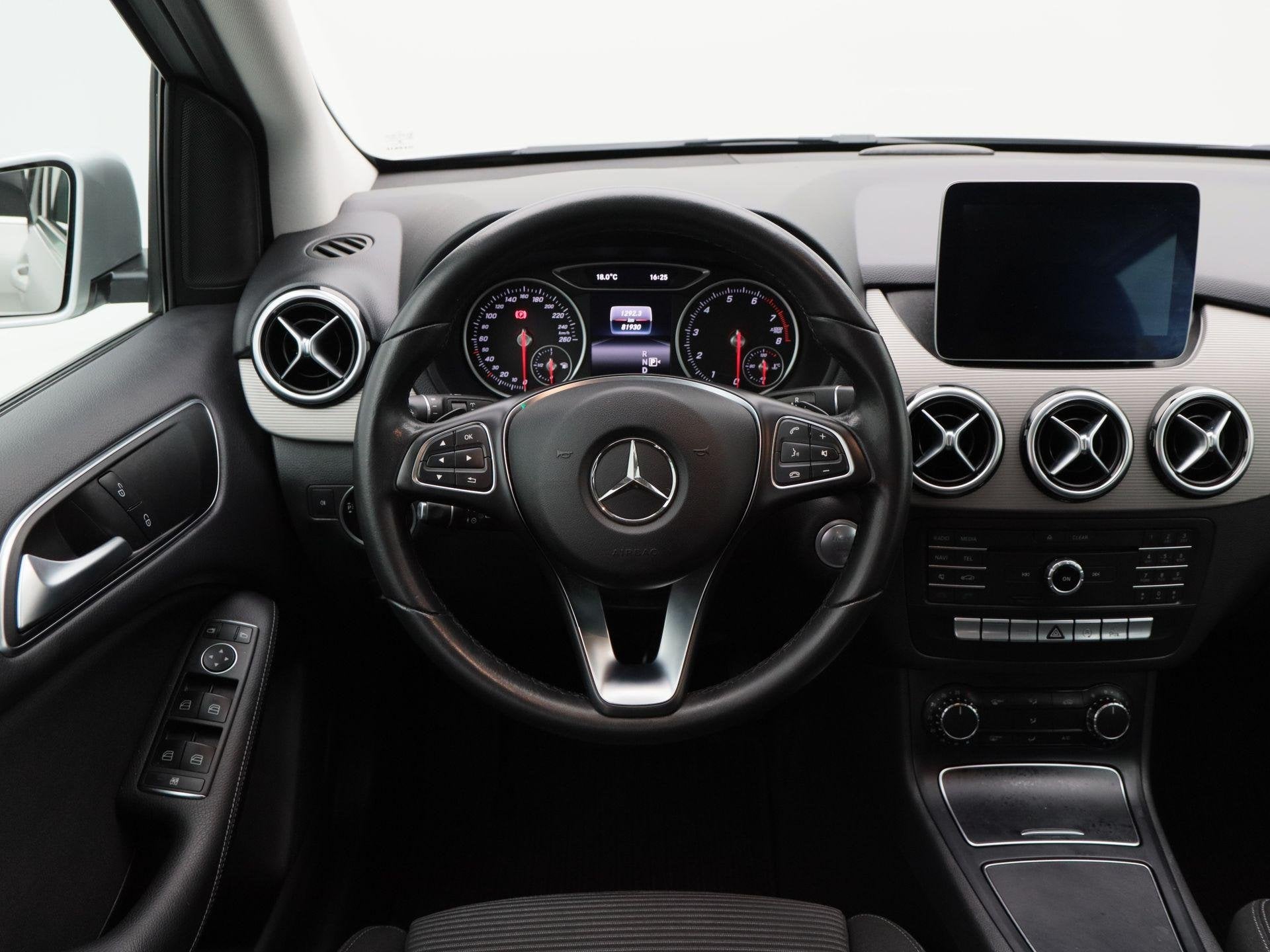Mercedes-Benz B-klasse 250 Ambition Automaat 211 Pk | Camera, Auto's, Mercedes-Benz, Dealer onderhouden, Gebruikt, Euro 6, 4 cilinders