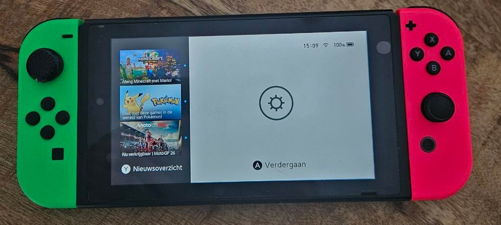 Nintendo Switch V1 Neon + 2 Joy-Cons + Dock, Spelcomputers en Games, Ophalen of Verzenden, Zo goed als nieuw, Met 1 controller