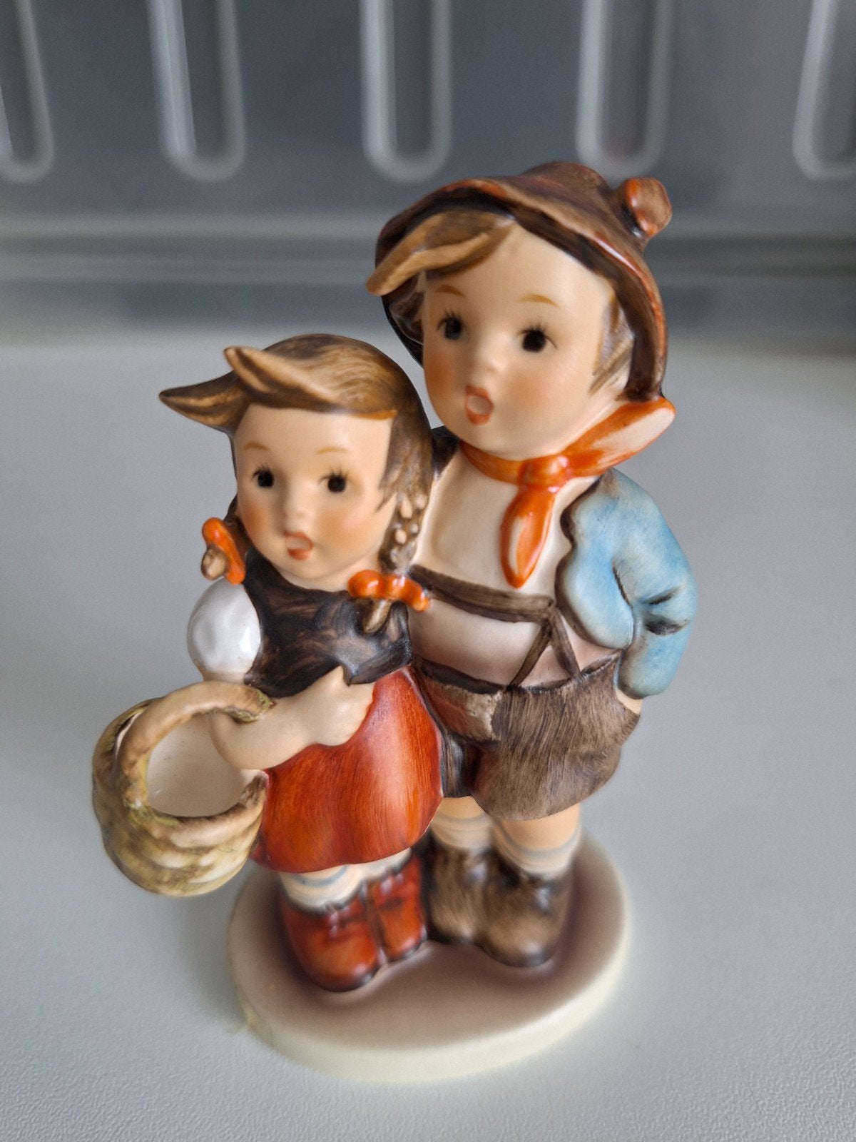 Goebel Hummel Beeldje: Hans en Grietje (Hum 94/3/0), Verzamelen, Beelden en Beeldjes, Zo goed als nieuw, Hummel, Ophalen of Verzenden