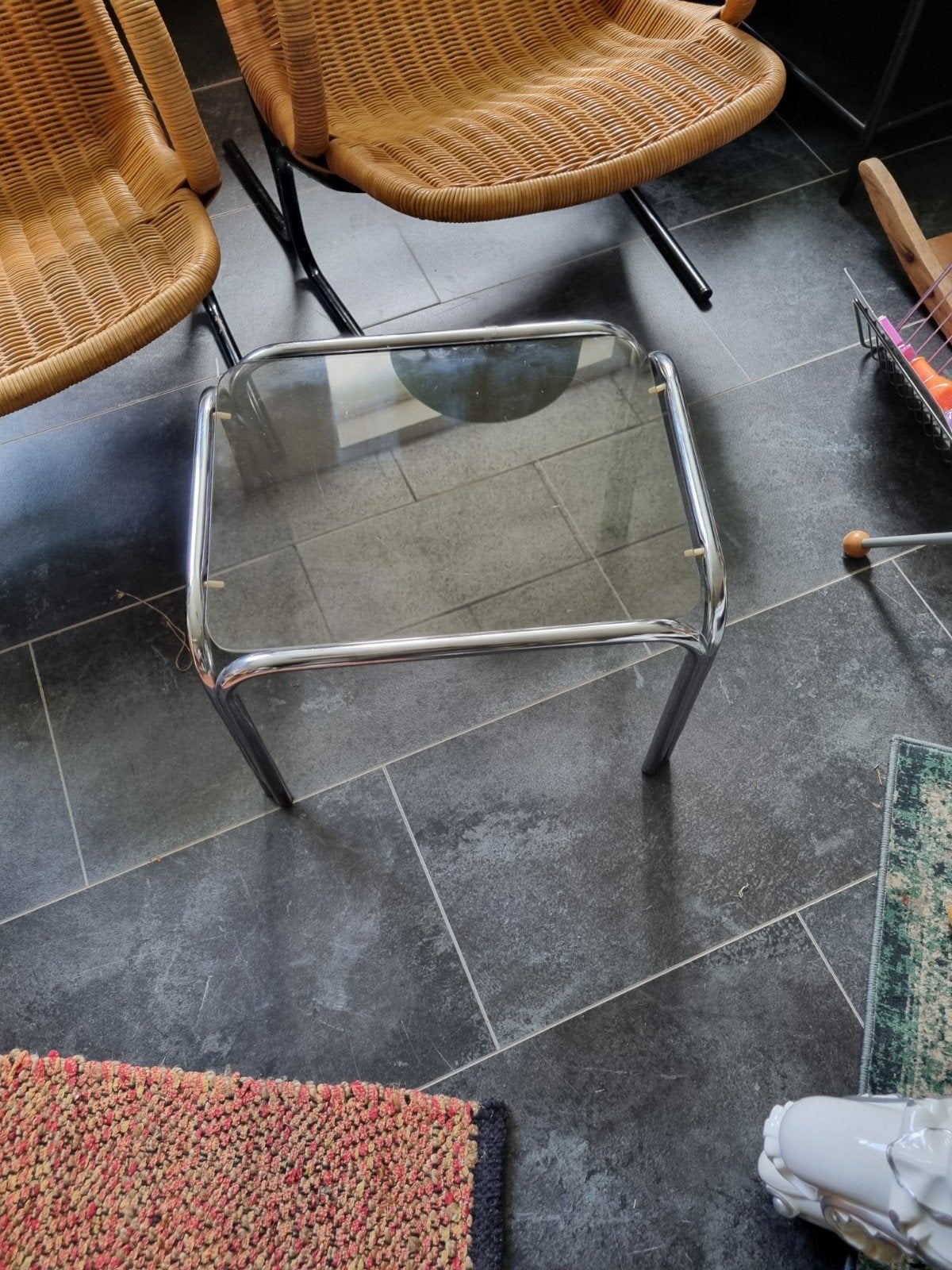 vintage bijzettafeltje chroom met rookglas, Ophalen, Rond, Minder dan 55 cm