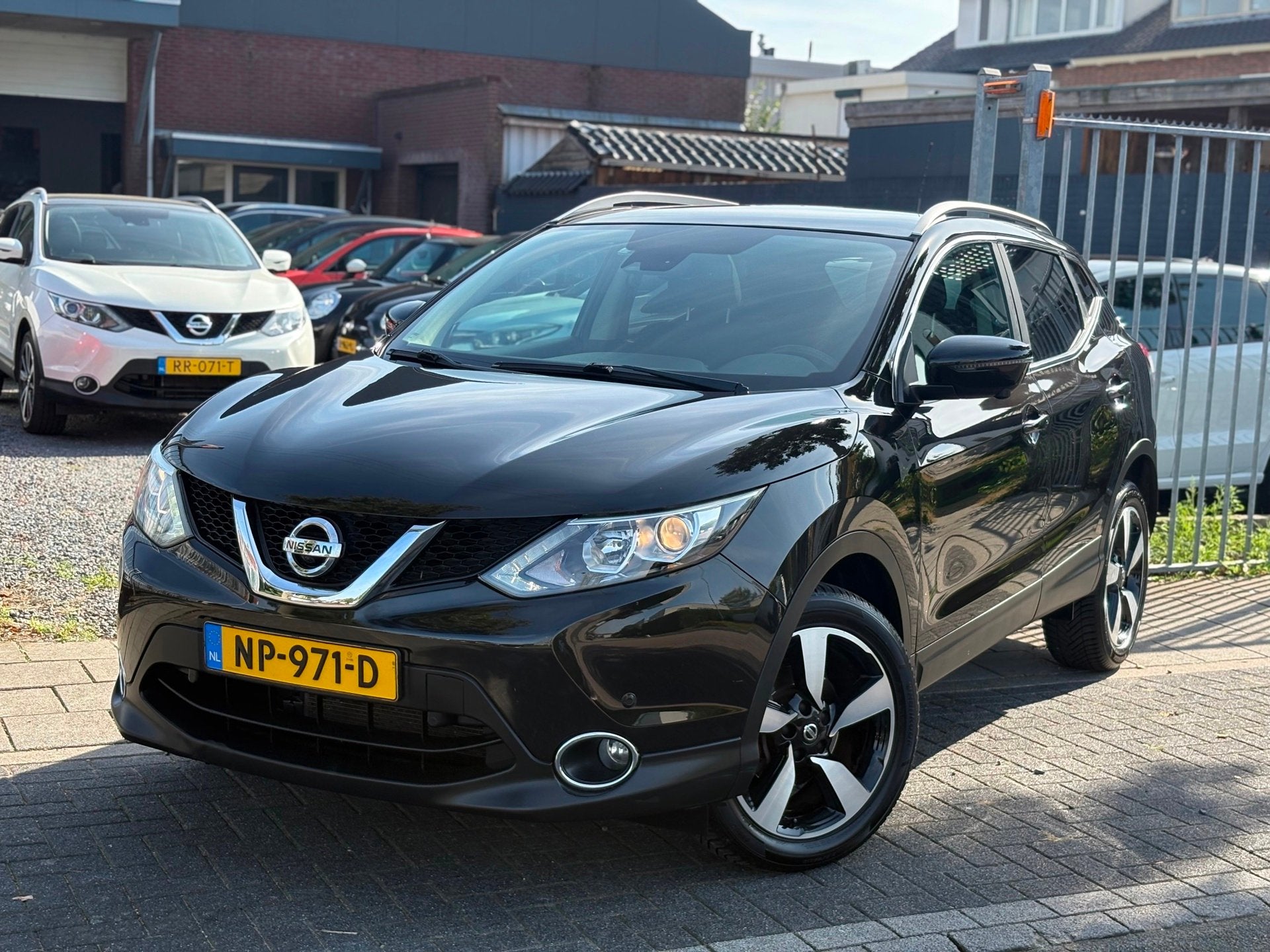 Nissan Qashqai 1.2 N-Connecta | Panoramadak | 18” LMV | A., Auto's, Voorwielaandrijving, Stof, Gebruikt, 4 cilinders