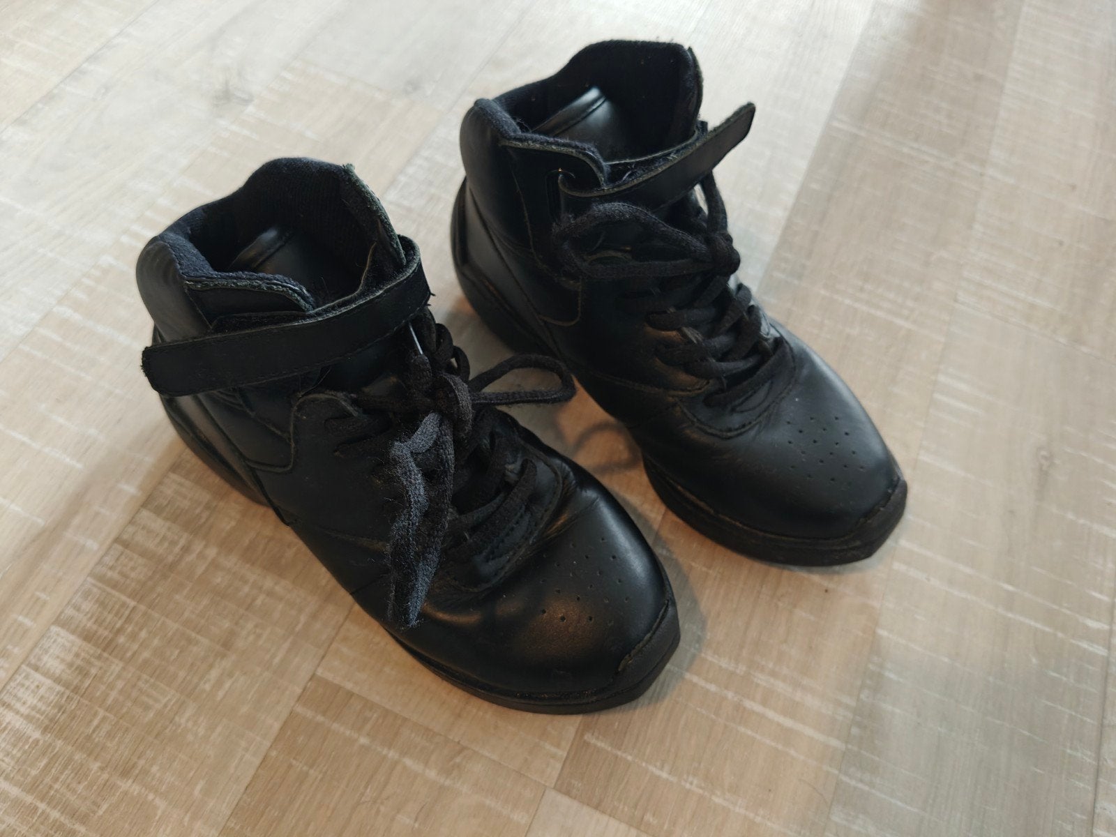 Danssneakers maar 33, Ophalen of Verzenden, Gebruikt, Schoenen