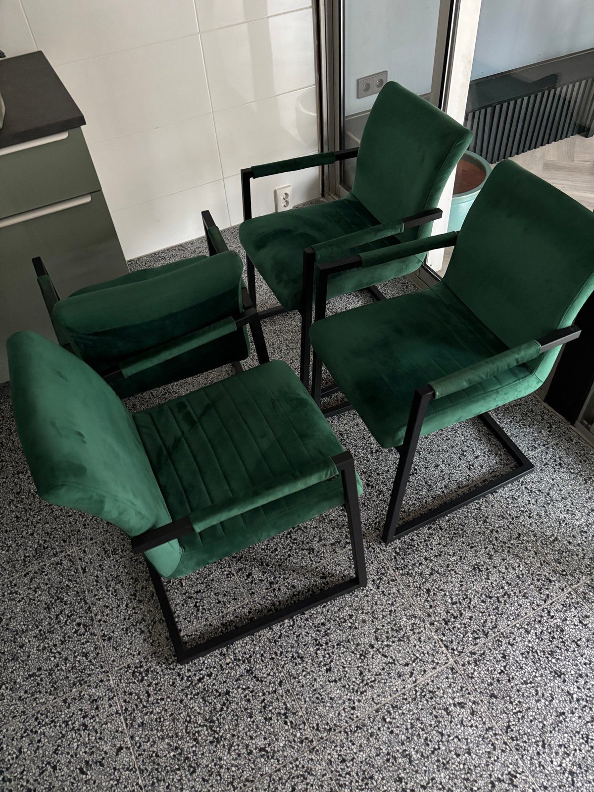 4 Groene Velvet Stoelen - Stijlvol en Comfortabel, Ophalen, Overige kleuren, Zo goed als nieuw, Vier