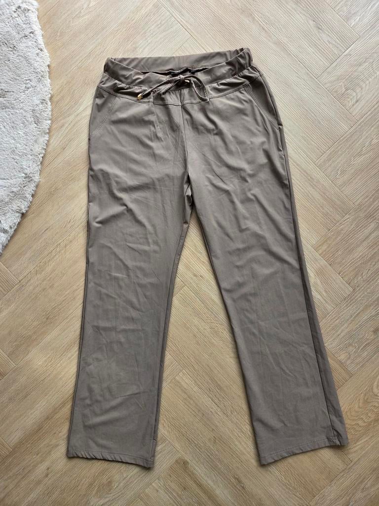 So Soire broek taupe maat M - Zo goed als nieuw, Maat 38/40 (M), So Soire, Bruin, Ophalen of Verzenden