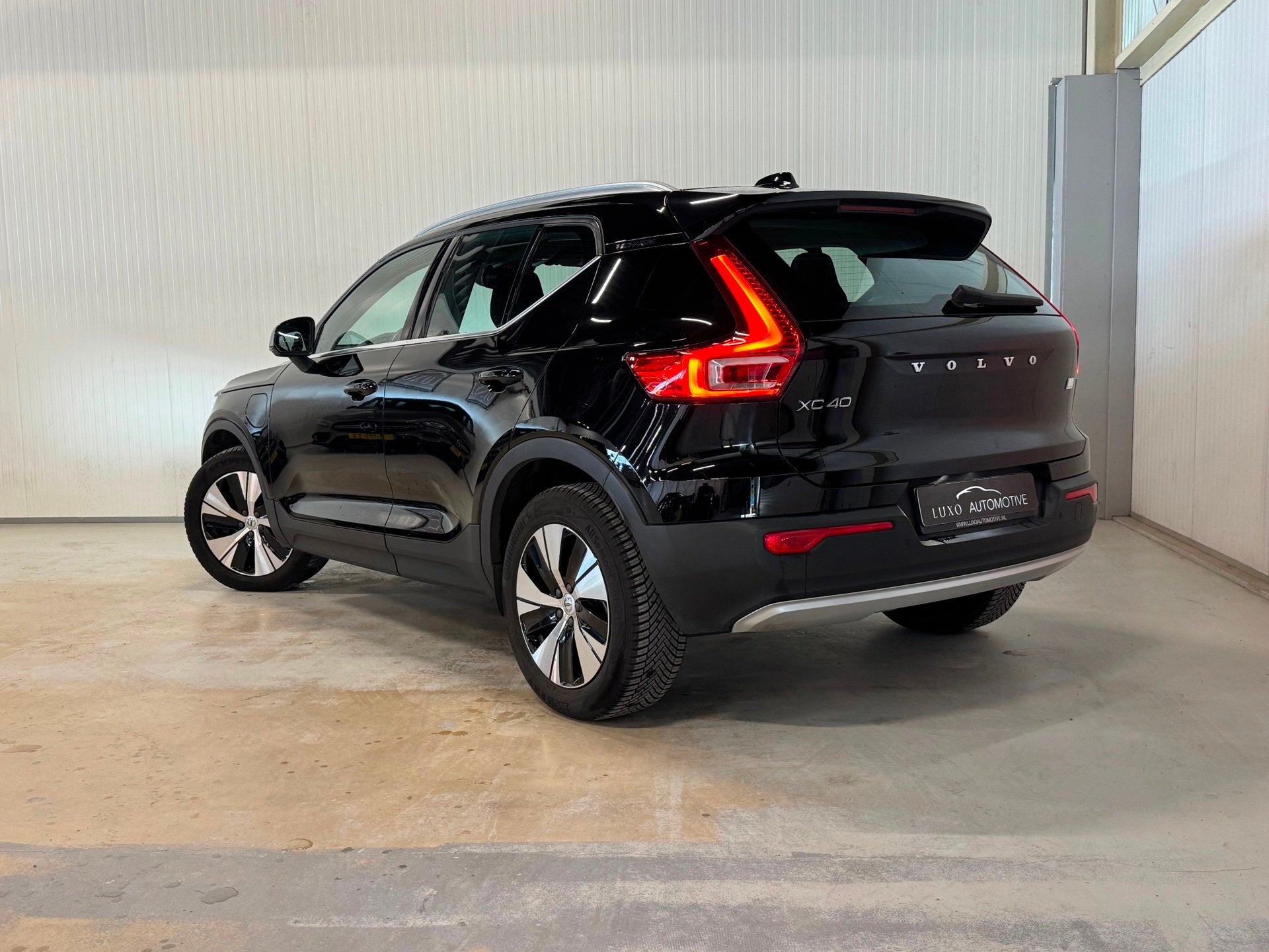 Volvo XC40 1.5 T5 Recharge Business Pro | LED | ACC | CAMERA, Auto's, Dealer onderhouden, Zwart, Plug-in hybride, Bedrijf