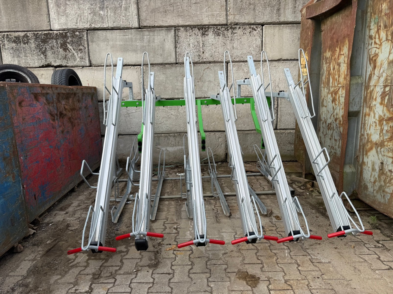 FalcoLevel +dubbeldeks fietsenrek met e-bike laadpunten, Ophalen, Zo goed als nieuw