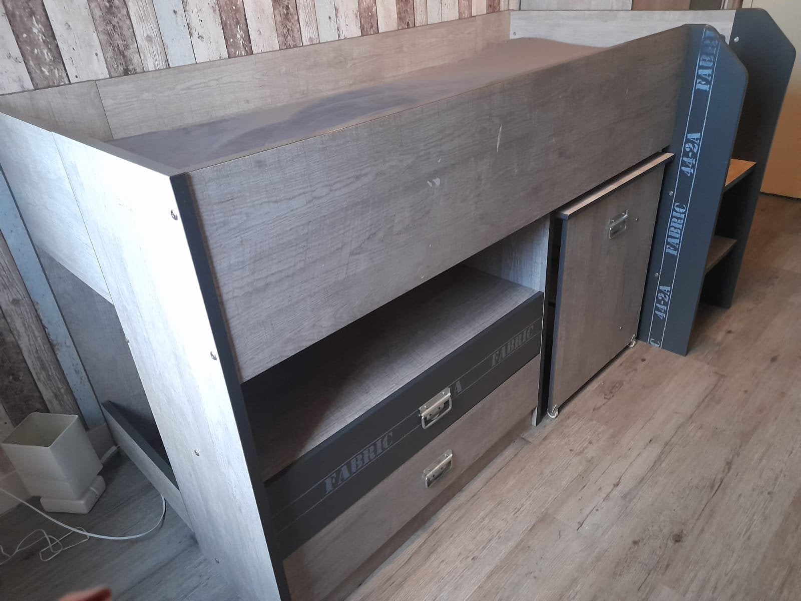 Hoogslaper ,stapelbed ,bureau en bergruimte met kledingkast, Kinderen en Baby's, Ophalen, Zo goed als nieuw, Hoogslaper