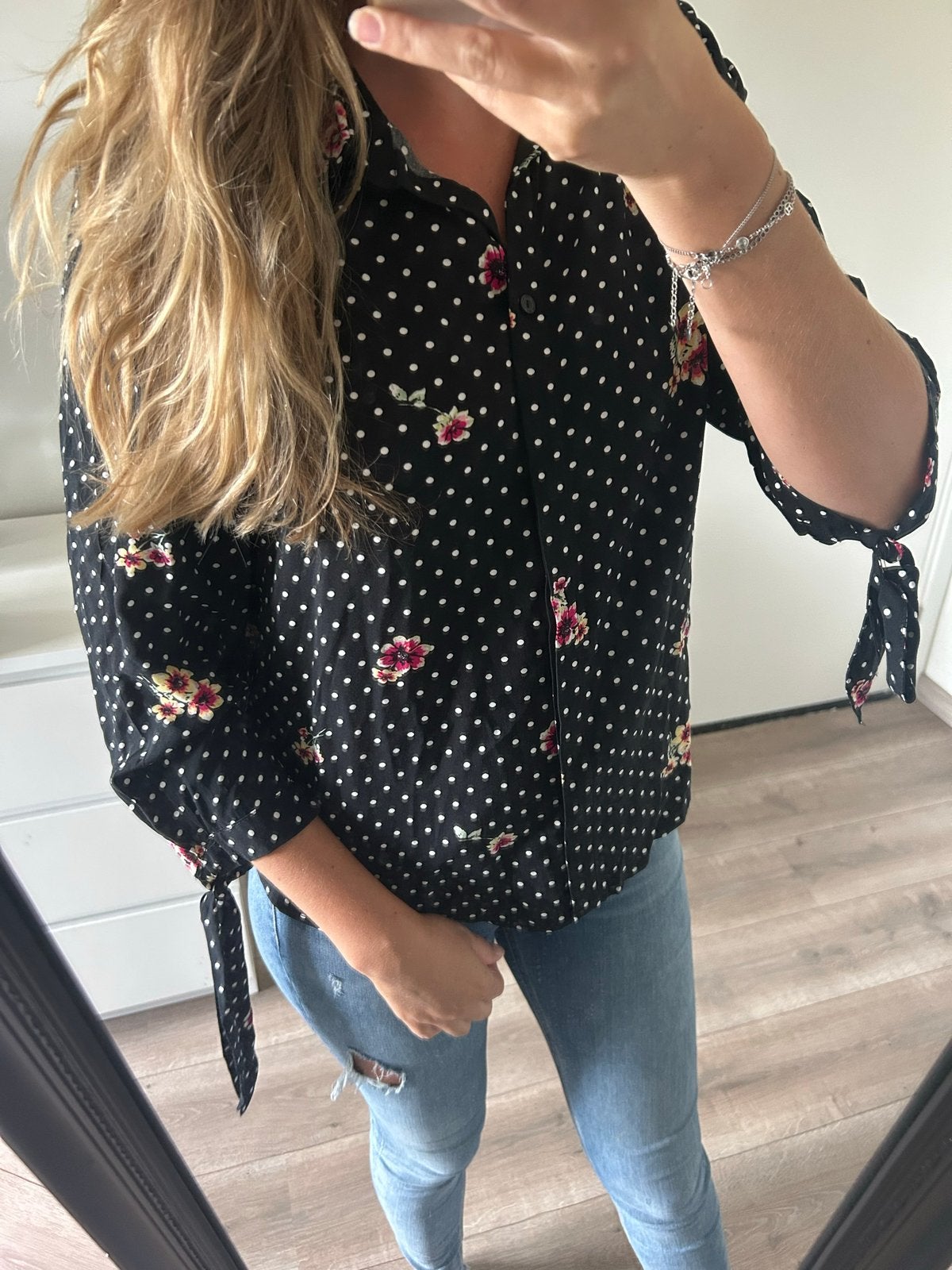 FB Sister Zwarte Blouse met Stippen en Bloemen Maat L, Kleding | Dames, Blouses en Tunieken, Ophalen of Verzenden, Zo goed als nieuw