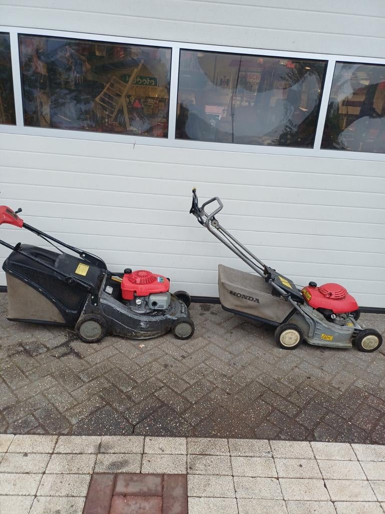 2 gebruikte Honda grasmaaiers, Tuin en Terras, Ophalen, Honda, Gebruikt, Opvangzak