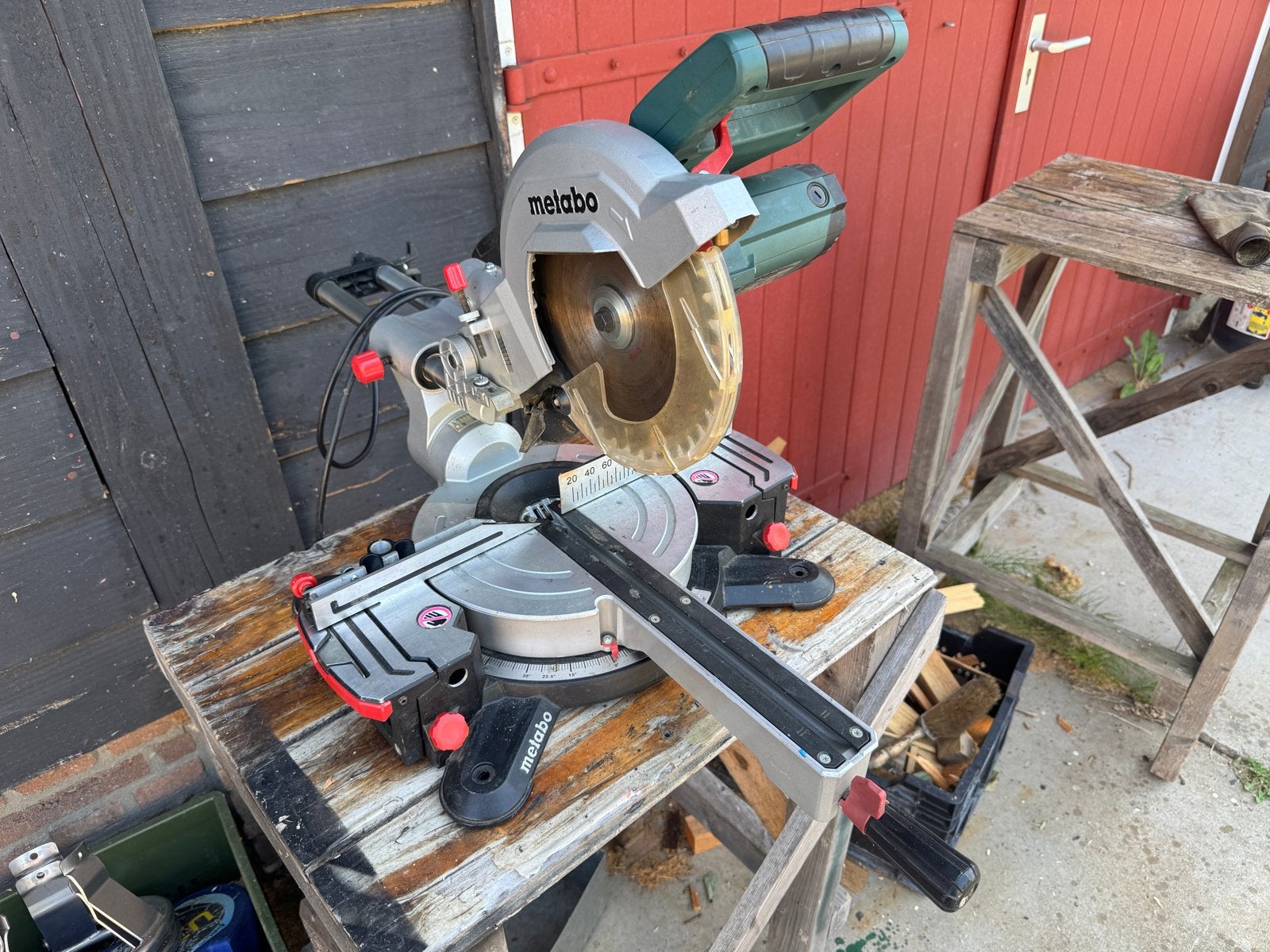 Metabo afkortzaag KGS 216 M - Gebruikt, Doe-het-zelf en Verbouw, Gereedschap | Zaagmachines, Gebruikt, Afkortzaag, 1200 watt of meer