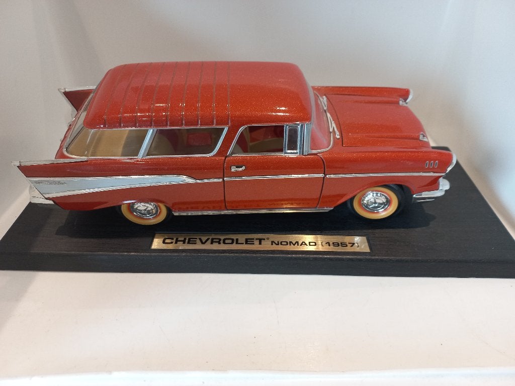 Chevrolet Nomad 1957 Road Legends 1:18 modelauto 141, Hobby en Vrije tijd, Modelauto's | 1:18, Ophalen of Verzenden, Zo goed als nieuw