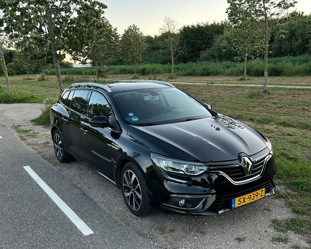 Renault Mégane 1.3 Limited TCe Zwart 68.000km trekhaak, Auto's, Renault, Voorwielaandrijving, Stof, 4 cilinders, Zwart