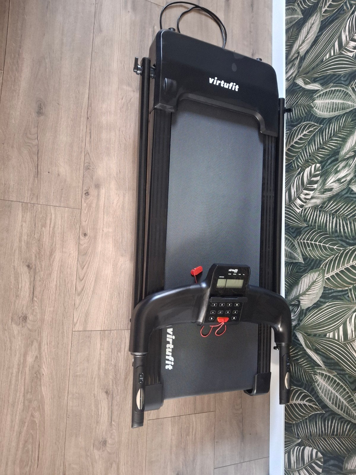 Foto 5 van VirtuFit TR-50i Loopband - Zo goed als nieuw