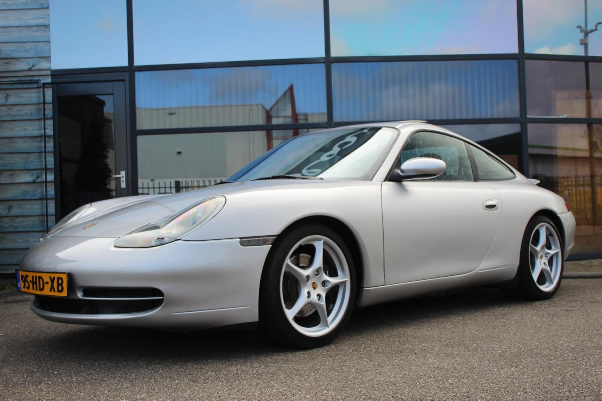 Porsche 911 Carrera Coupe 3.4 300PK Tiptronic NETTE AUTO!, Auto's, Stof, Zwart, Overige kleuren, 4 stoelen