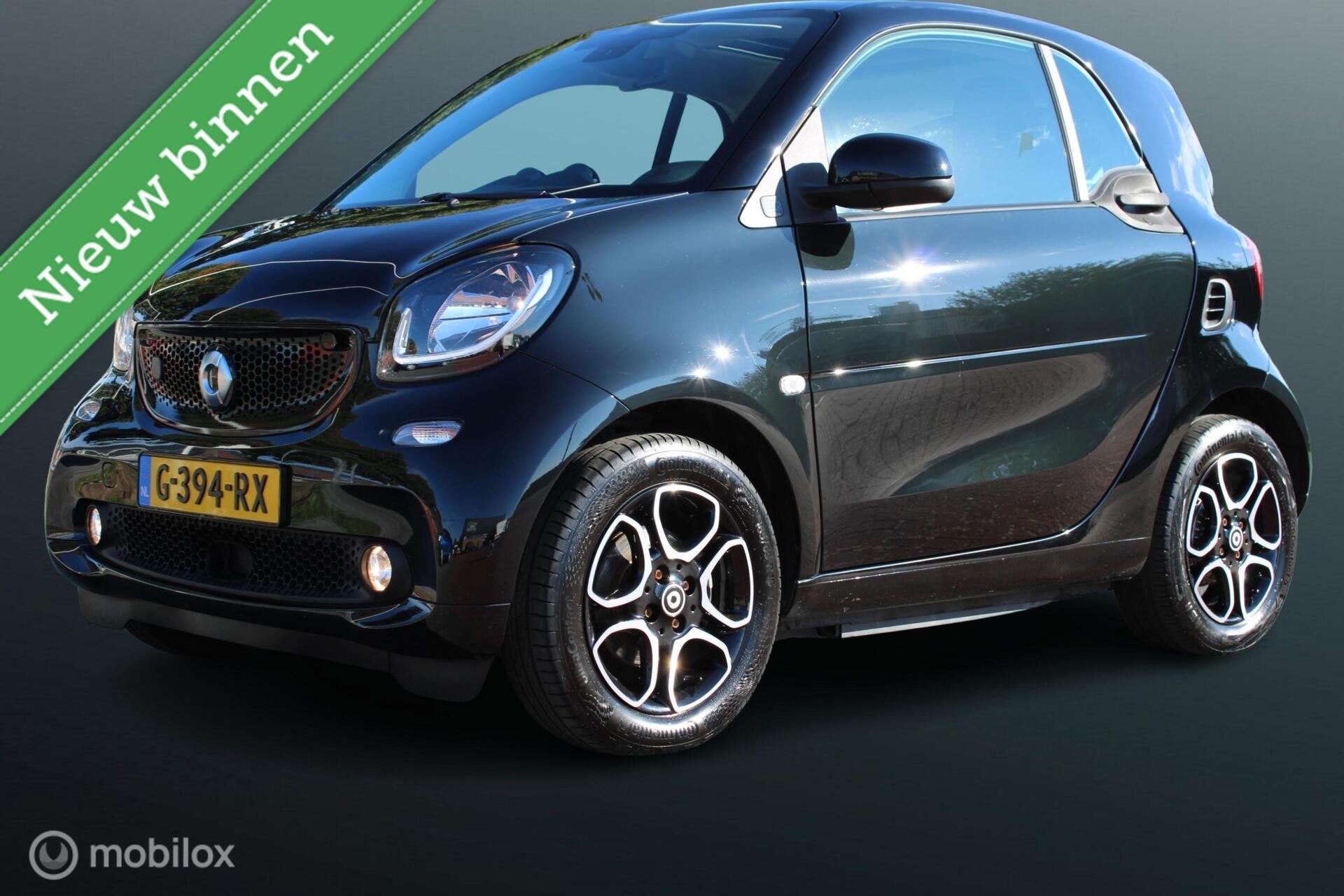 Smart fortwo EQ Business Solution 18 kWh, Leer, Stoelverwarm, Auto's, Automaat, Achterwielaandrijving, 82 pk, Zwart