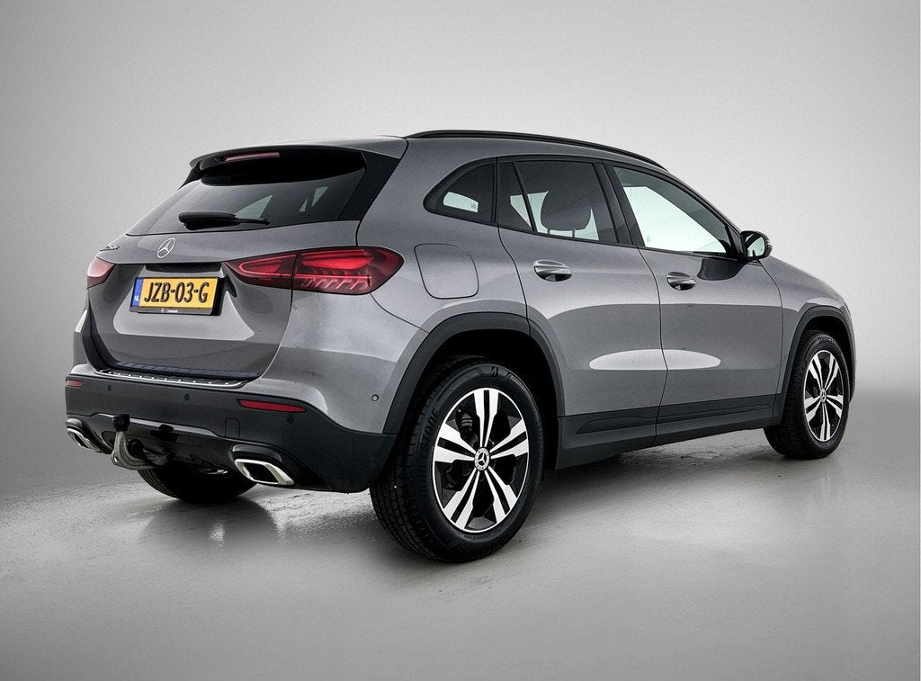 Mercedes-Benz GLA 250e Nightpakket Plug-In | Trekhaak | Sali, Auto's, Mercedes-Benz, 12 maanden, 15 kWh, Alcantara, Bedrijf