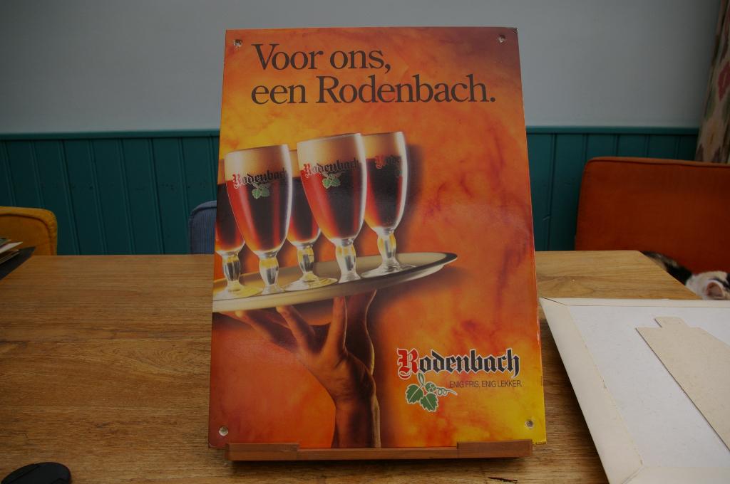 Rodenbach kartonnen bier reclame plaat, Verzamelen, Biermerken, Ophalen of Verzenden, Gebruikt, Reclamebord, Plaat of Schild, Overige merken