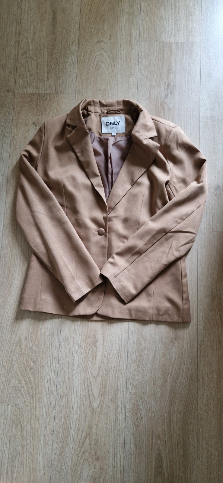 Glanzend camel bruin jasje/blazer/colbertje merk Only maat36, Only, Bruin, Ophalen of Verzenden, Zo goed als nieuw