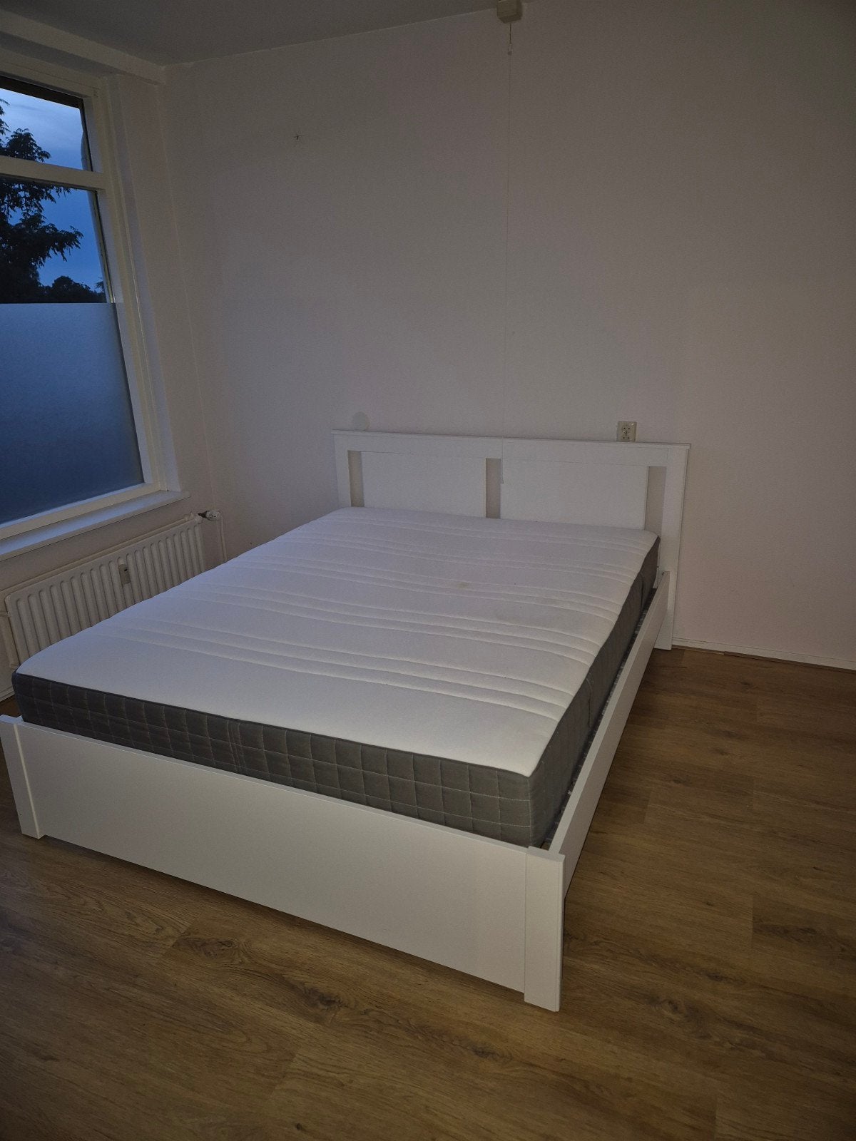 Wit tweepersoonsbed met matras, Ophalen, Overige materialen, Gebruikt, Wit
