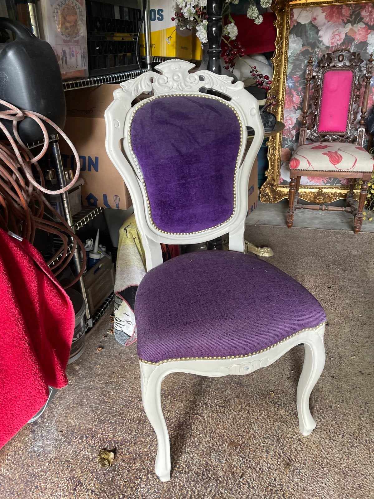 Barokke stoel met paarse bekleding, Ophalen
