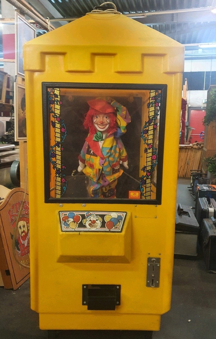 altijd prijs clown kast jaren 80, Ophalen, Gebruikt