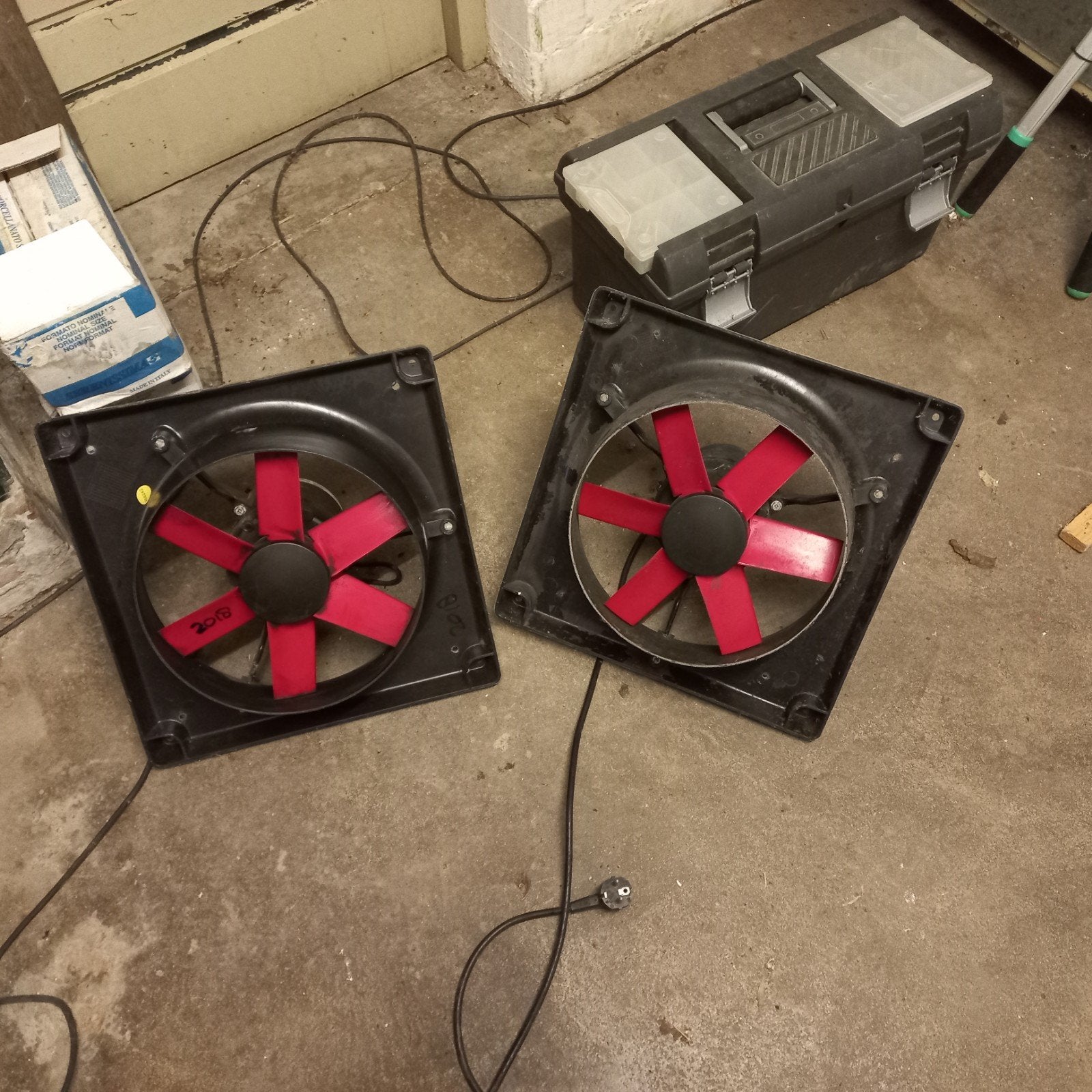 Multifan V2E30A0M10100 Ventilatoren (2 stuks), Ophalen of Verzenden, Gebruikt, Overige