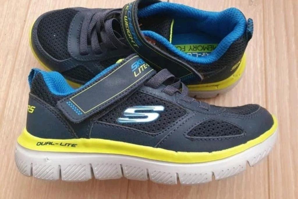 NIEUW! Gave skechers 31 neon AIR COOLED twv 54,95, Sportschoenen, Zo goed als nieuw, Jongen, Skechers