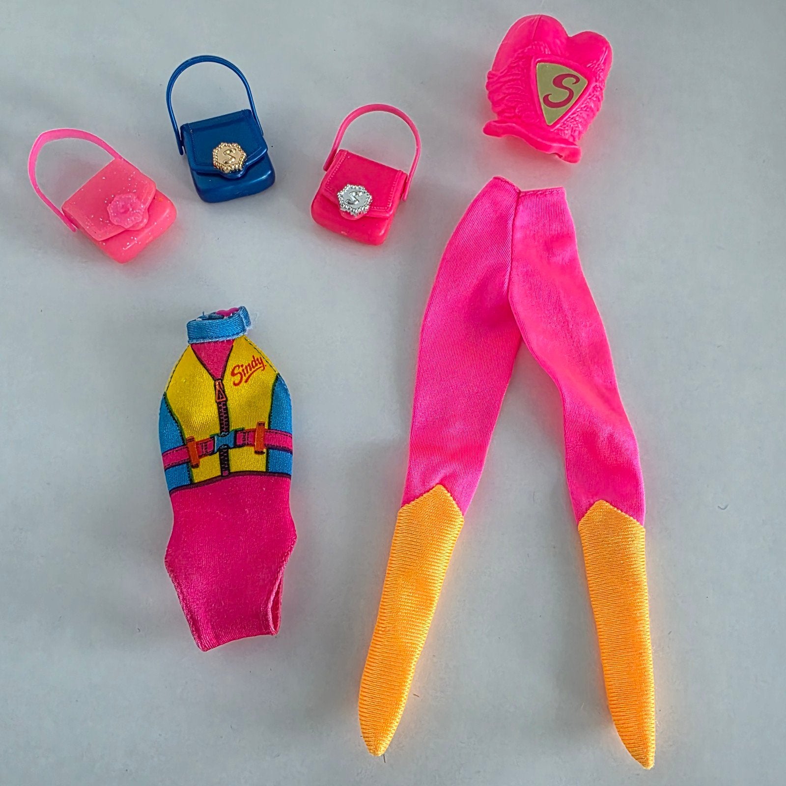 Sindy Hasbro accessoires jaren 80, Ophalen of Verzenden, Gebruikt, Kleertjes
