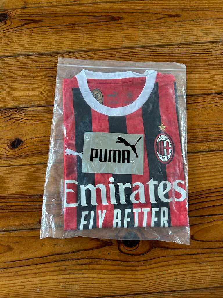 AC Milan Thuisshirt Puma Emirates Fly Better, Ophalen of Verzenden, Nieuw, Maat 48/50 (M), Rood