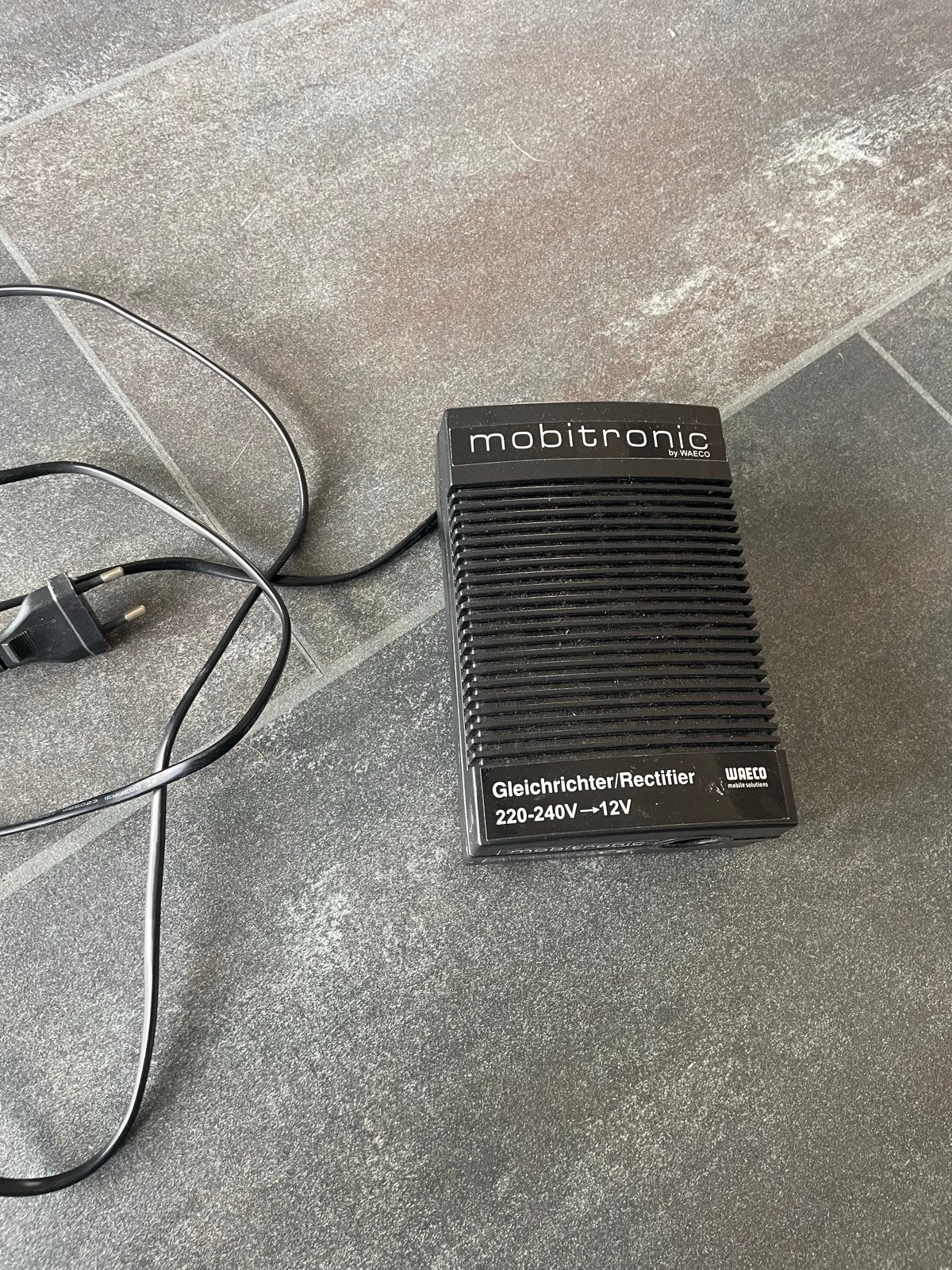 Mobitronic Waeco omvormer 220-240V naar 12V, Ophalen, Gebruikt