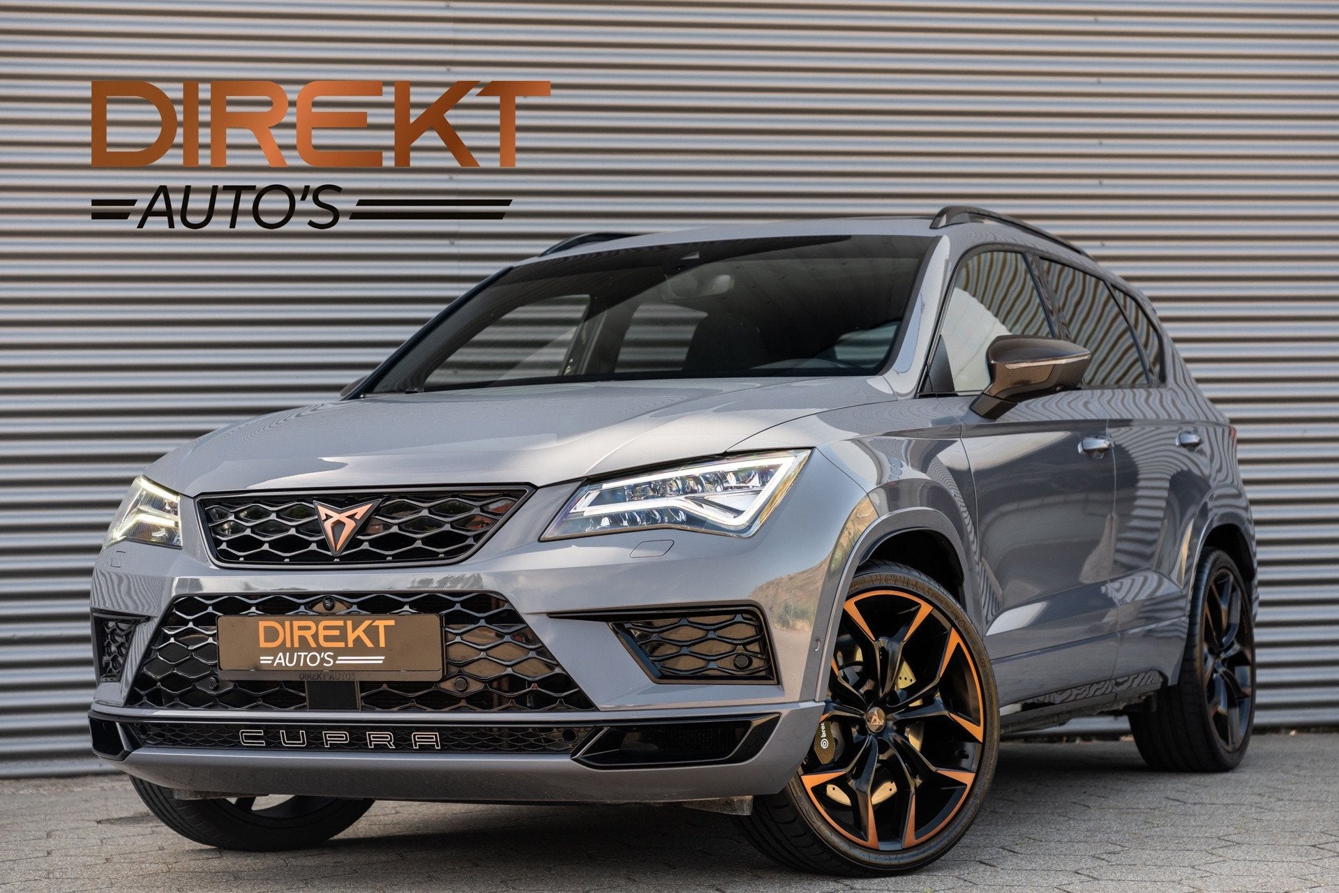 CUPRA Ateca 2.0 TSI 4DRIVE LIMITED AKRA CARBON PANO BREMBO, Auto's, Automaat, Dealer onderhouden, Gebruikt, Zwart