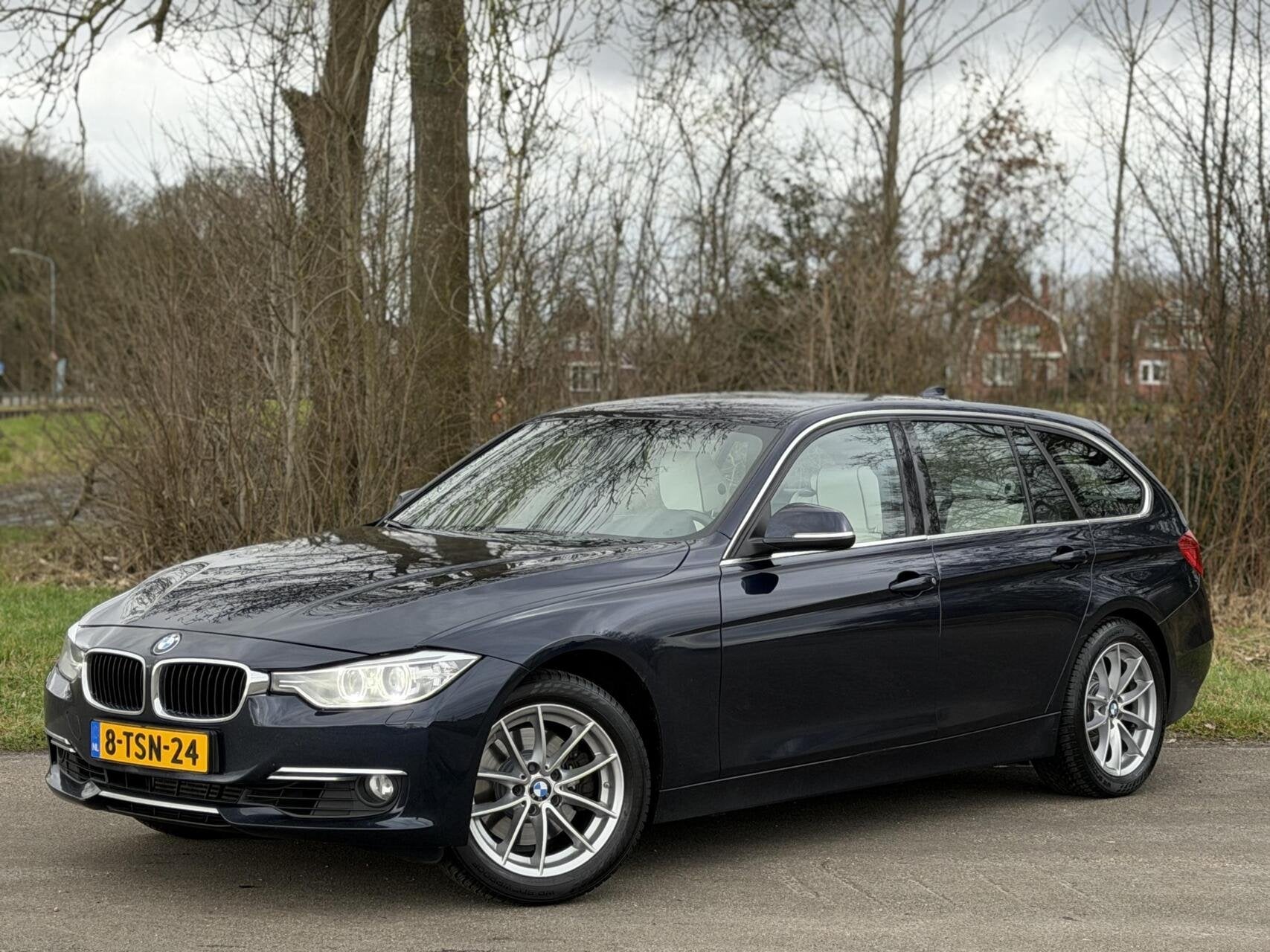 BMW 3-serie Touring 328i xDrive El Trekhaak/individueel, Automaat, Euro 6, 4 cilinders, Blauw