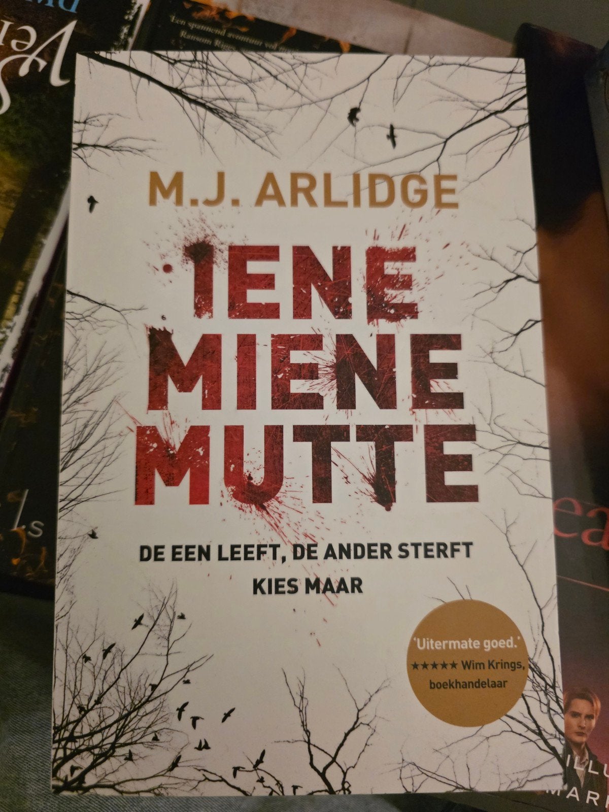 Iene Miene Mutte - M.J. Arlidge (Thriller), Boeken, Ophalen of Verzenden, Zo goed als nieuw, M.J. Arlidge, Europa overig