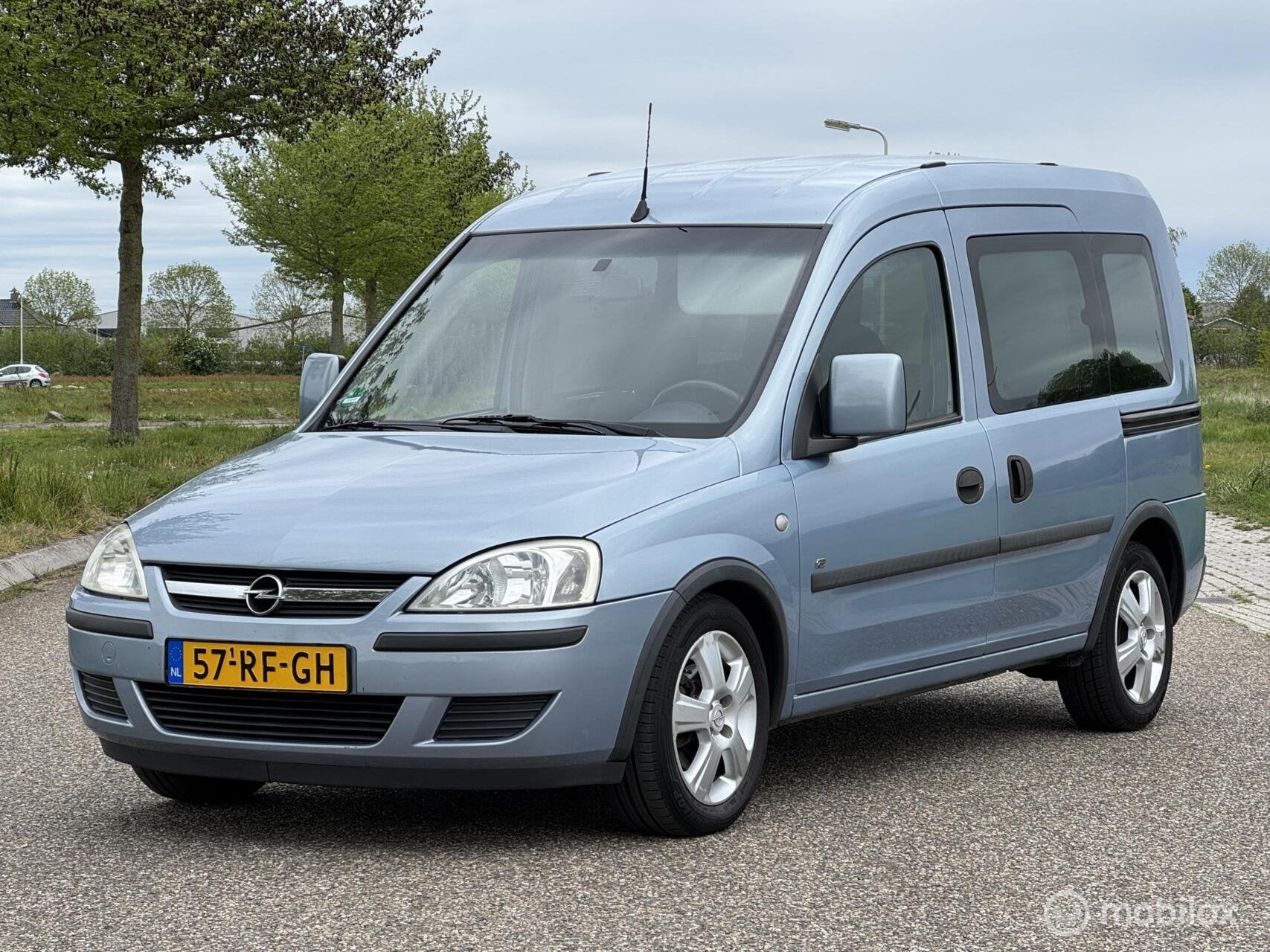Opel Tour 1.4-16V Njoy, Auto's, Voorwielaandrijving, 450 kg, Gebruikt, Overige modellen