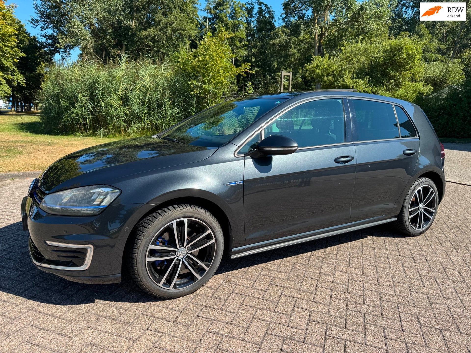 Volkswagen Golf 1.4 TSI GTE|204pk|Ecc|Pano|Cruise|Navi|Camer, Gebruikt, Euro 6, Alcantara, Zwart