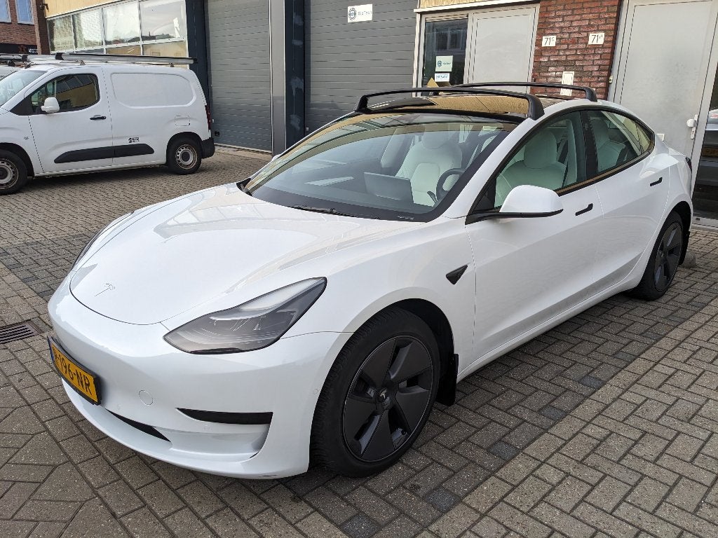 Tesla Model 3 2022 RWD | Ryzen | Luxe wit interior | SoH 93%, Auto's, Automaat, Achterwielaandrijving, Wit, Leder