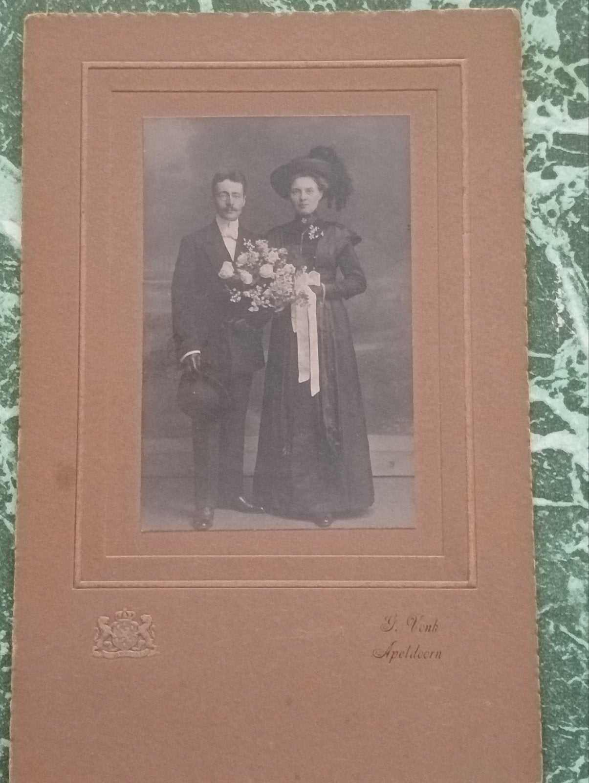 Antieke Foto: Bruidspaar G. Vonk Apeldoorn, Ophalen of Verzenden, Voor 1940, Gebruikt
