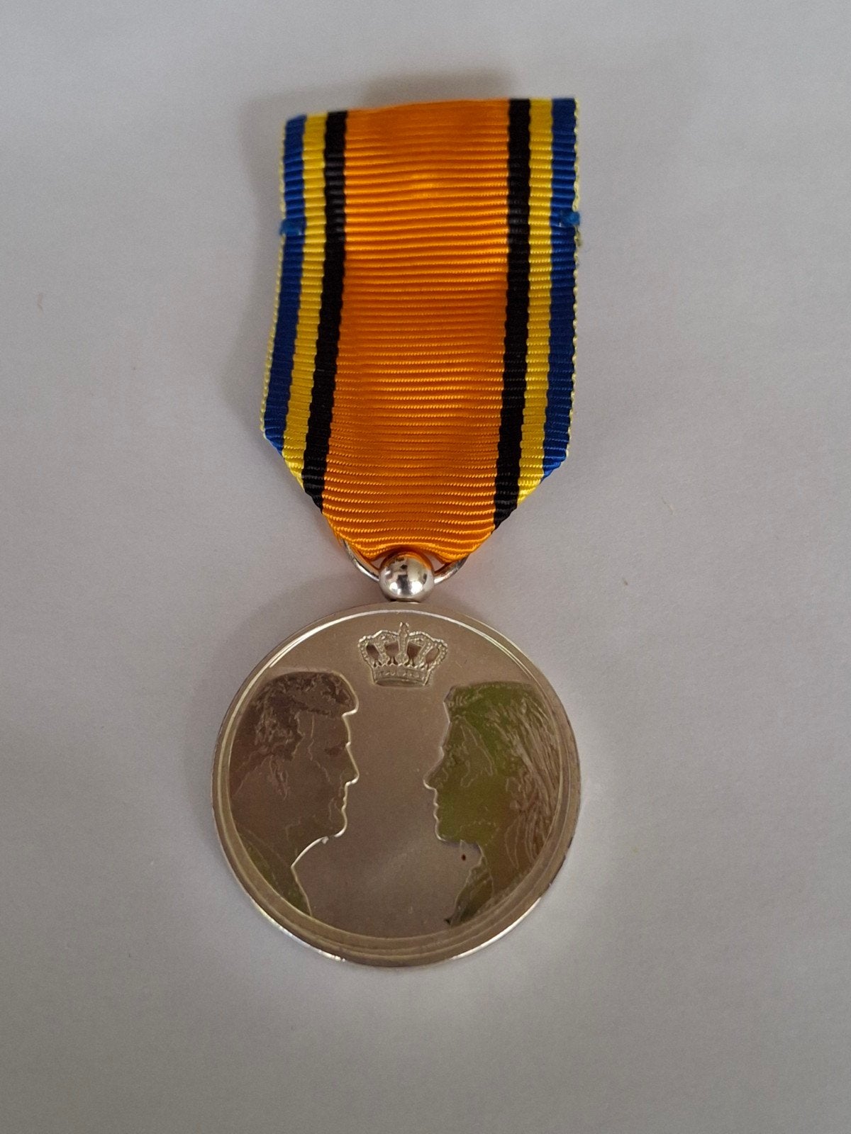 Medaille huwelijk Alexander/Maxima, Ophalen of Verzenden, Landmacht, Nederland, Lintje, Medaille of Wings