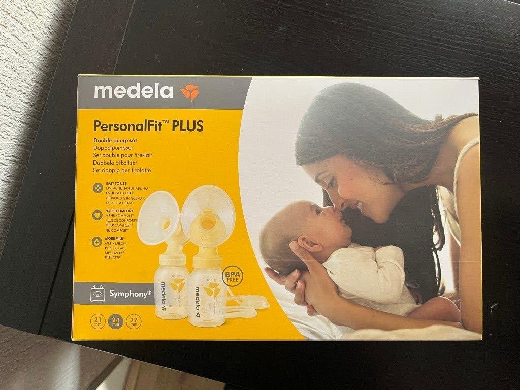 Medela personal fit PLUS dubbele pomp set. 24mm borstkolf, Ophalen of Verzenden, Zo goed als nieuw, Inclusief flessen, Borstkolf