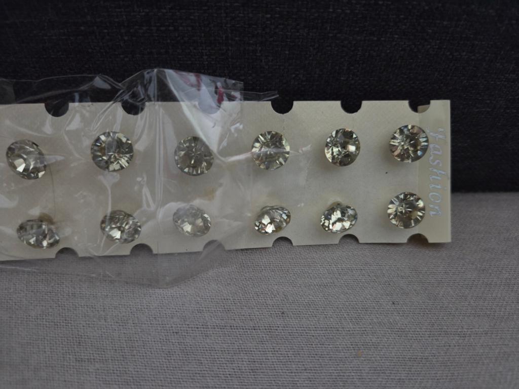 Oorbellen Zierkonie, Ophalen of Verzenden, Nieuw, Overige materialen, Knopjes of Stekers