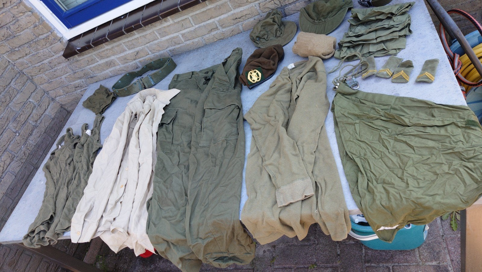 Militair kledingpakket en uitrusting - Landmacht, Ophalen of Verzenden, Landmacht, Overige gebieden, Kleding of Schoenen