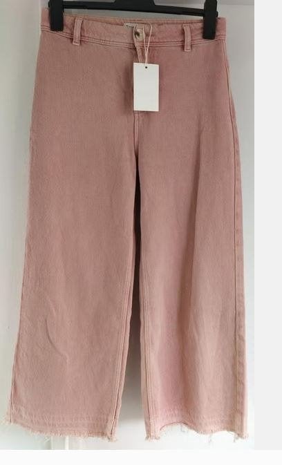 NIEUW!! BERSHKA zachtroze cropped jeans VAN 70 VOOR 12,50!, Kleding | Dames, Spijkerbroeken en Jeans, Overige kleuren, Verzenden