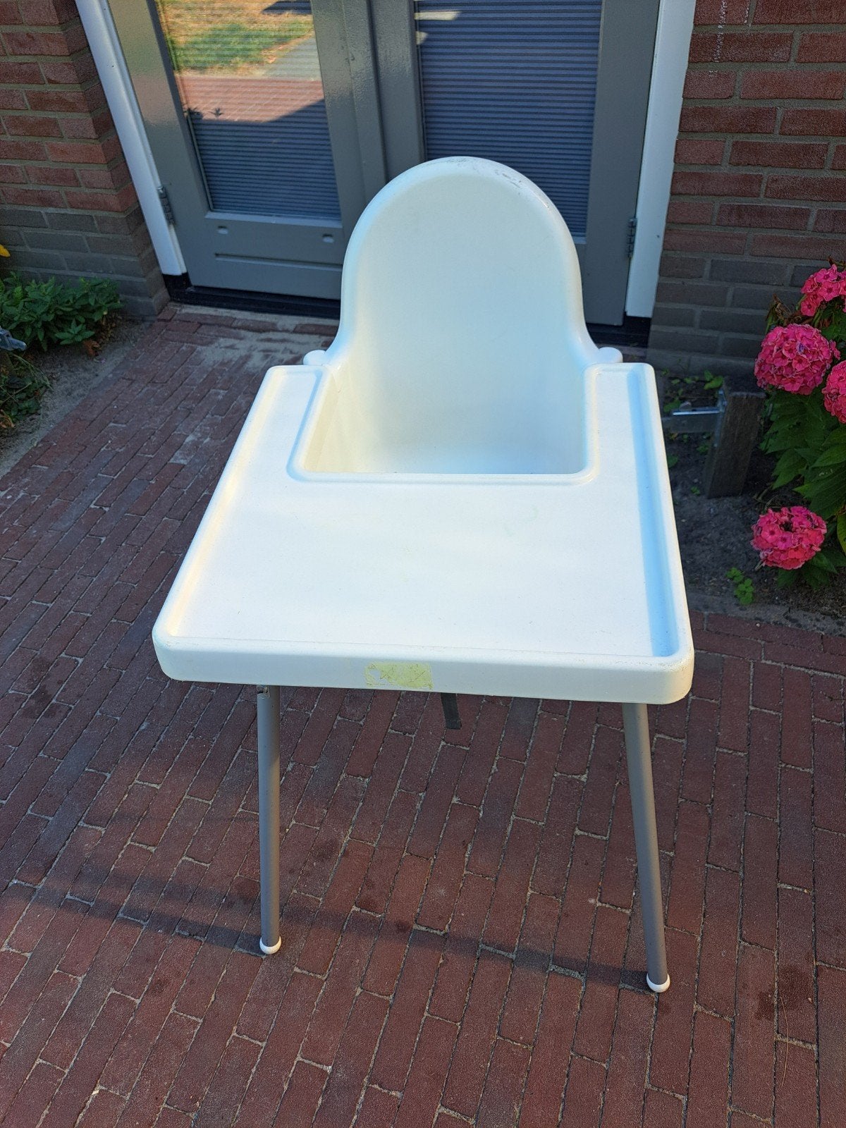 Ikea antilop kinderstoel met blad en riempjes, Kinderen en Baby's, Kinderstoelen, Ophalen, Gebruikt, Overige typen, Gordel(s)