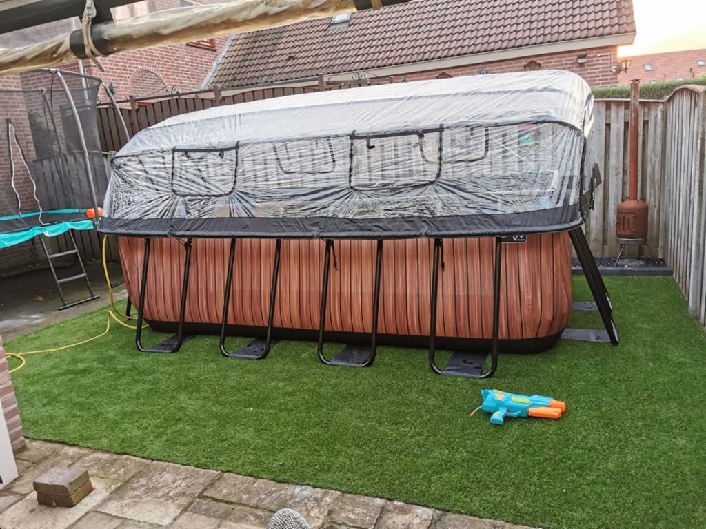 Zwembad met kap, pomp en trap, 200 tot 300 cm, Zo goed als nieuw, Rechthoekig, Ophalen